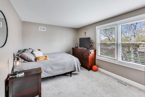 Tiny photo for 2822 N Brighton Place, Arlington Heights, IL 60004 (MLS # 12575500)