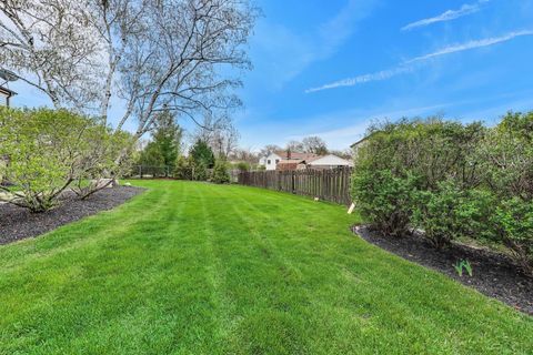 Tiny photo for 2822 N Brighton Place, Arlington Heights, IL 60004 (MLS # 12575500)