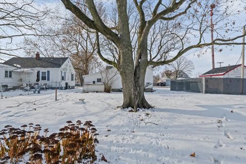Tiny photo for 524 N State Street, Gibson City, IL 60936 (MLS # 12526385)