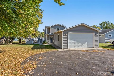 Photo of 3 Holiday Drive, Lake Holiday, IL 60552 (MLS # 12502102)