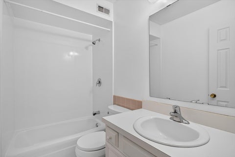 Tiny photo for 5200 CARRIAGEWAY Drive #317, Rolling Meadows, IL 60008 (MLS # 12681806)