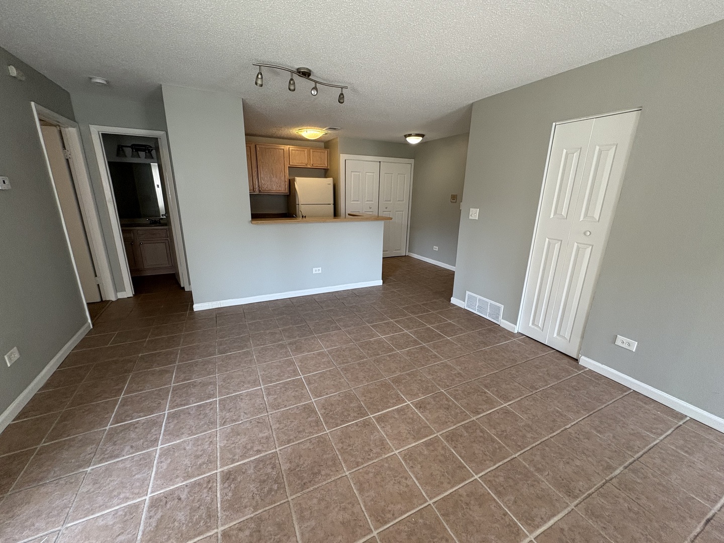 1975 N Hicks Road 108
