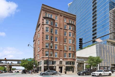30 E Roosevelt Road 302 Chicago IL 60605