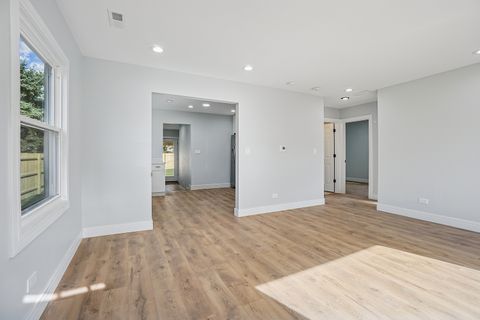 Tiny photo for 130 PARKVIEW Drive, Northlake, IL 60164 (MLS # 12513110)