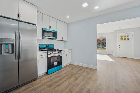 Tiny photo for 130 PARKVIEW Drive, Northlake, IL 60164 (MLS # 12513110)