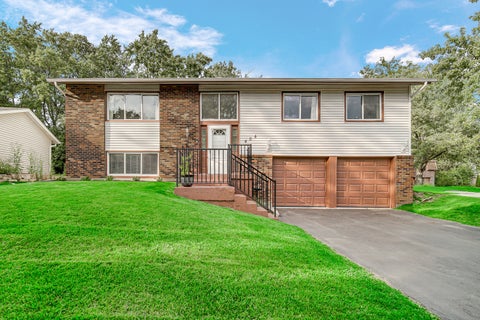 Photo of 404 ASSEMBLY Drive, Bolingbrook, IL 60440 (MLS # 12779093)
