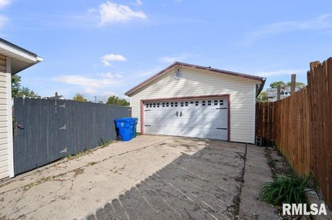 Tiny photo for 216 N Boss Street, Kewanee, IL 61443 (MLS # QC4268640)