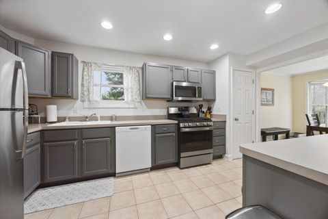 Tiny photo for 524 Monroe Road, Bolingbrook, IL 60440 (MLS # 12586737)