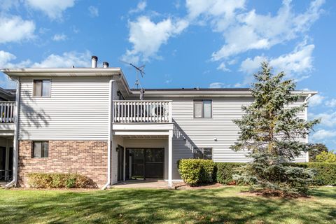 Tiny photo for 1467 Fairlane Drive #1B, Schaumburg, IL 60193 (MLS # 12553429)