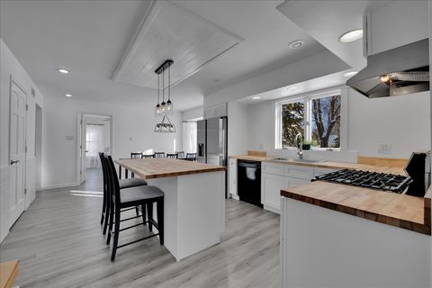 Tiny photo for 650 N View Street, Hinckley, IL 60520 (MLS # 12528755)