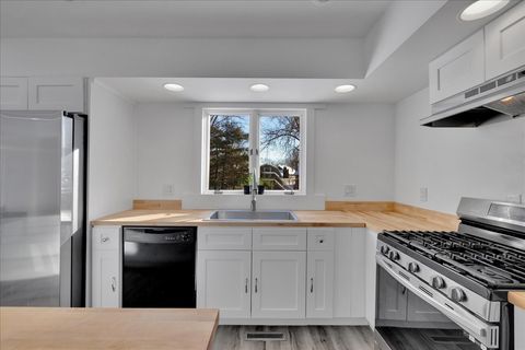 Tiny photo for 650 N View Street, Hinckley, IL 60520 (MLS # 12528755)