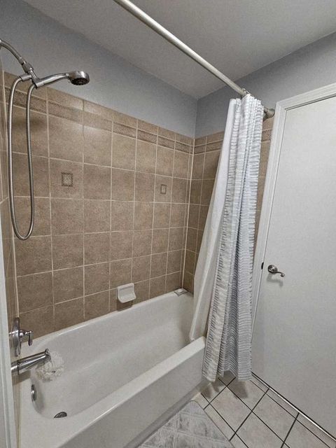 Tiny photo for 748 Sterling Court #A1, Bartlett, IL 60103 (MLS # 12453542)
