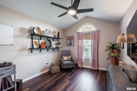 Tiny photo for 402 Majestic Oak Drive, Murphysboro, IL 62966 (MLS # QC4269333)