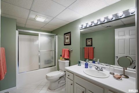 Tiny photo for 402 Majestic Oak Drive, Murphysboro, IL 62966 (MLS # QC4269333)