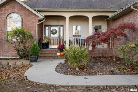 Tiny photo for 402 Majestic Oak Drive, Murphysboro, IL 62966 (MLS # QC4269333)