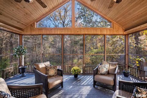 Tiny photo for 402 Majestic Oak Drive, Murphysboro, IL 62966 (MLS # QC4269333)