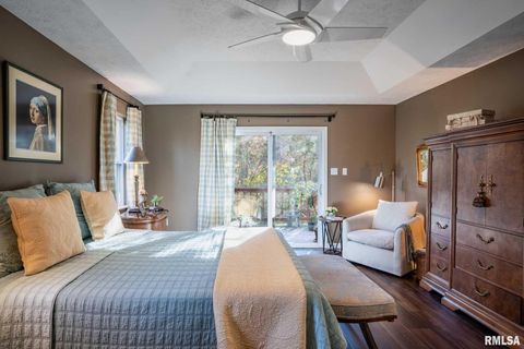 Tiny photo for 402 Majestic Oak Drive, Murphysboro, IL 62966 (MLS # QC4269333)