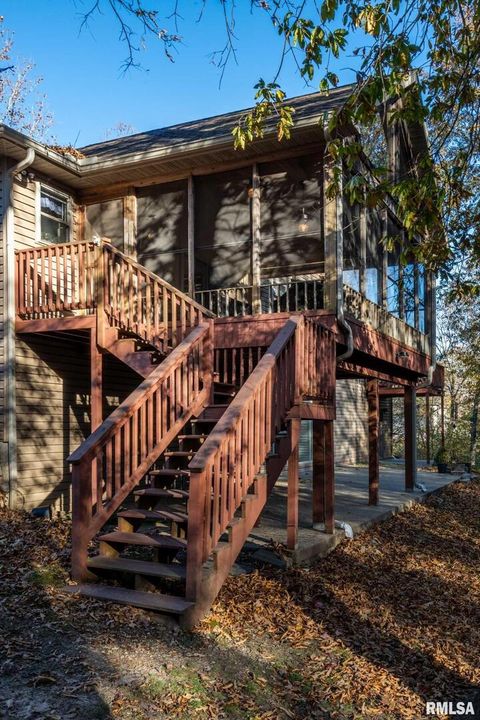 Tiny photo for 402 Majestic Oak Drive, Murphysboro, IL 62966 (MLS # QC4269333)