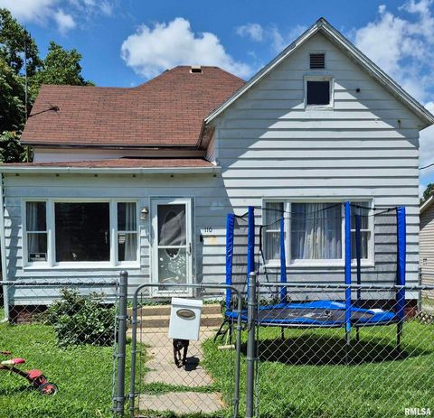 Photo of 110 W PARK Street, Harrisburg, IL 62946 (MLS # EB458459)