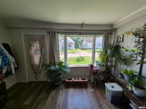 Tiny photo for 110 W PARK Street, Harrisburg, IL 62946 (MLS # EB458459)