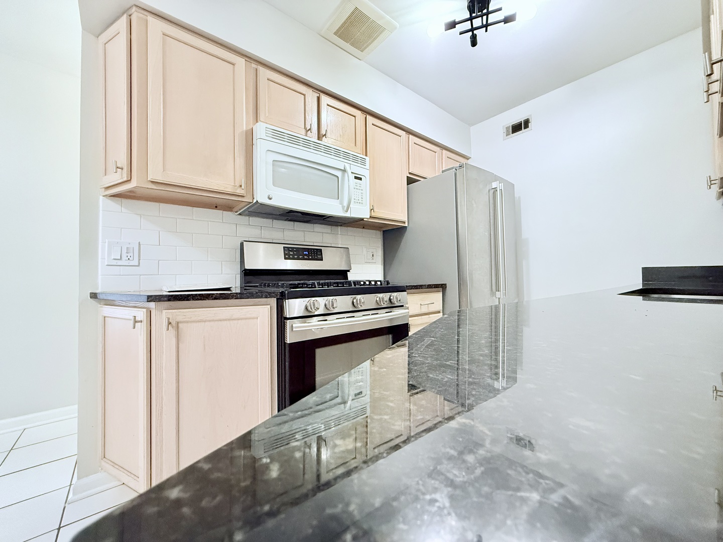 1525 N Windsor Drive 103