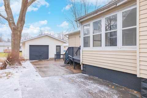 Tiny photo for 726 W South Street, Pontiac, IL 61764 (MLS # 12547960)