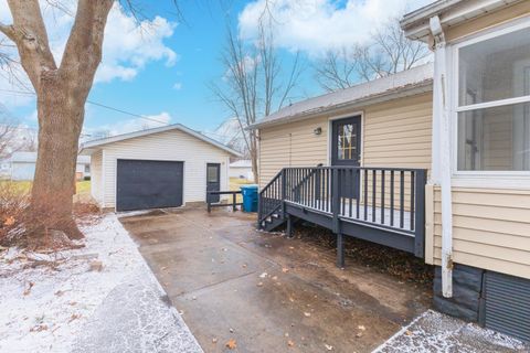 Tiny photo for 726 W South Street, Pontiac, IL 61764 (MLS # 12547960)