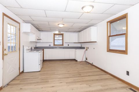 Tiny photo for 726 W South Street, Pontiac, IL 61764 (MLS # 12547960)