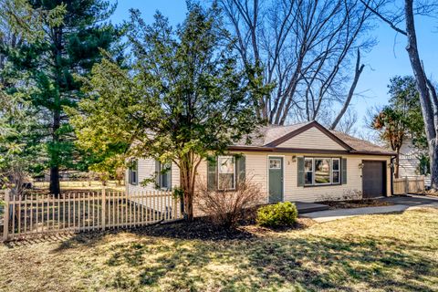 Tiny photo for 3 Sunset Lane, Algonquin, IL 60102 (MLS # 12598536)