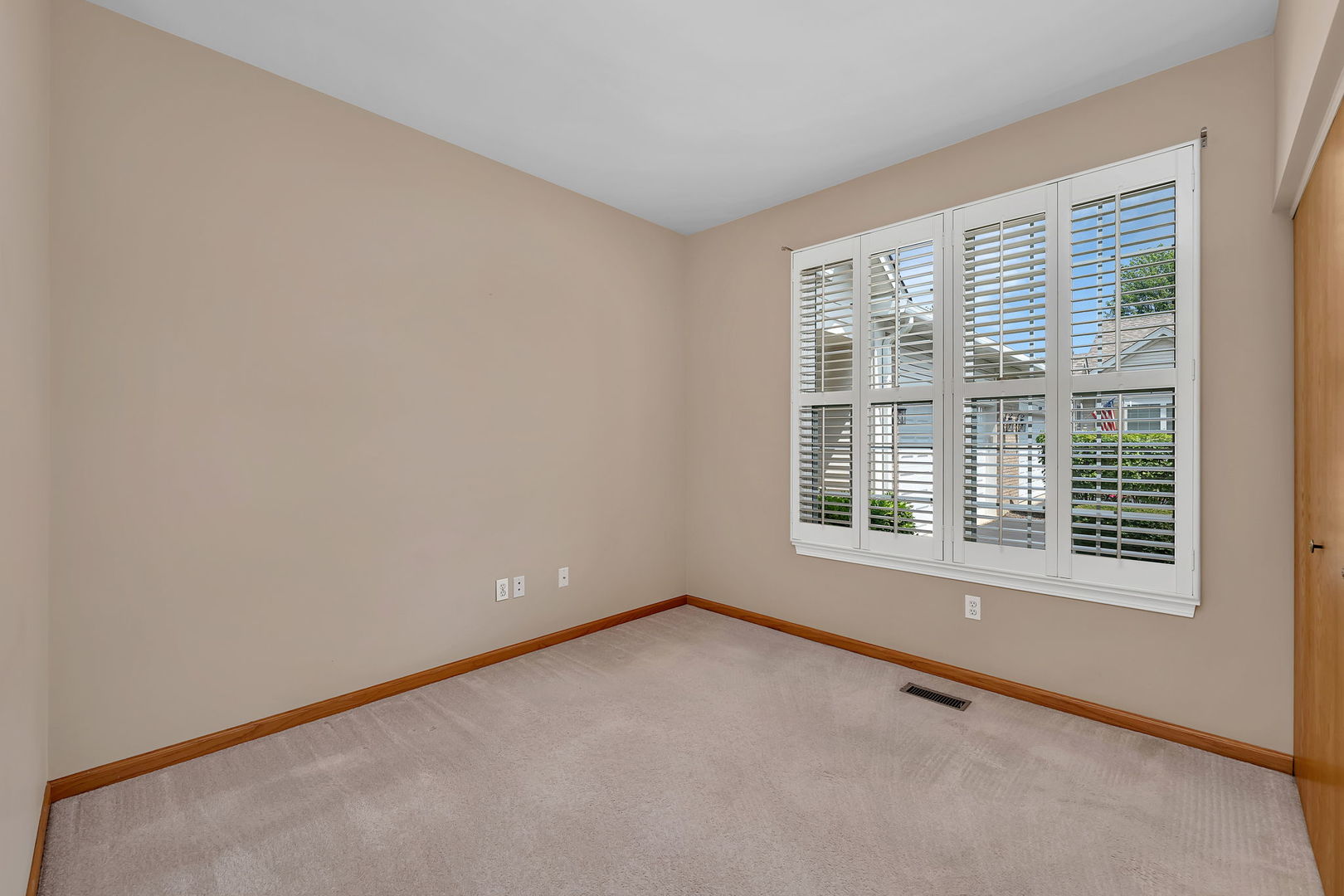 1592 W Cadillac Circle
