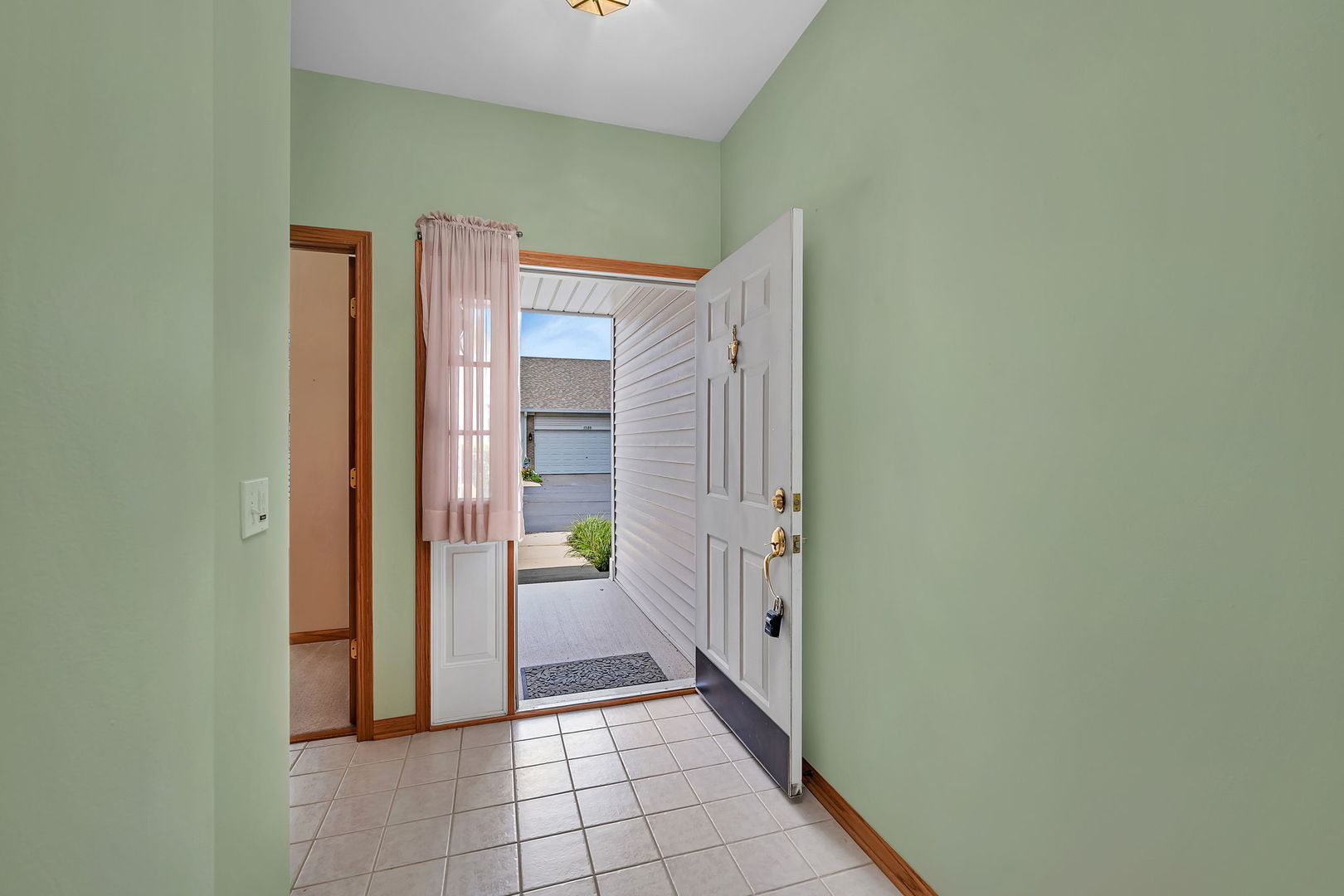 1592 W Cadillac Circle