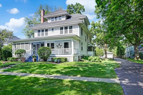 A home in Willowbrook