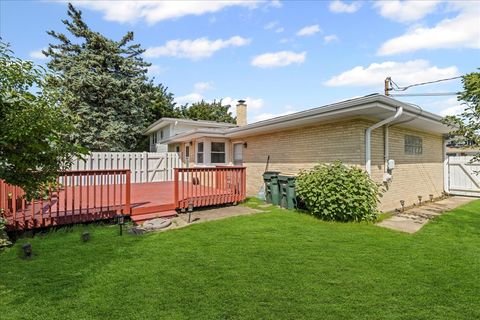 Tiny photo for 1605 E Frederick Street, Arlington Heights, IL 60004 (MLS # 12507152)
