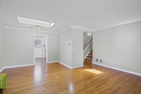 Tiny photo for 1605 E Frederick Street, Arlington Heights, IL 60004 (MLS # 12507152)