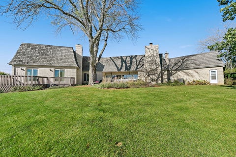 Tiny photo for 418 W County Line Road, Barrington Hills, IL 60010 (MLS # 12790476)