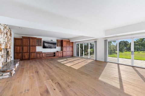Tiny photo for 418 W County Line Road, Barrington Hills, IL 60010 (MLS # 12790476)