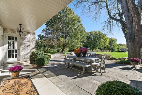 Tiny photo for 418 W County Line Road, Barrington Hills, IL 60010 (MLS # 12790476)