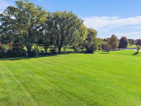 Tiny photo for 418 W County Line Road, Barrington Hills, IL 60010 (MLS # 12790476)
