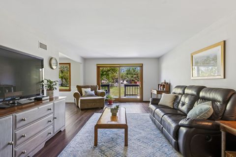 Tiny photo for 5873 Walnut Avenue, Downers Grove, IL 60516 (MLS # 12501285)