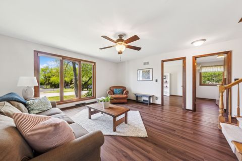 Tiny photo for 5873 Walnut Avenue, Downers Grove, IL 60516 (MLS # 12501285)