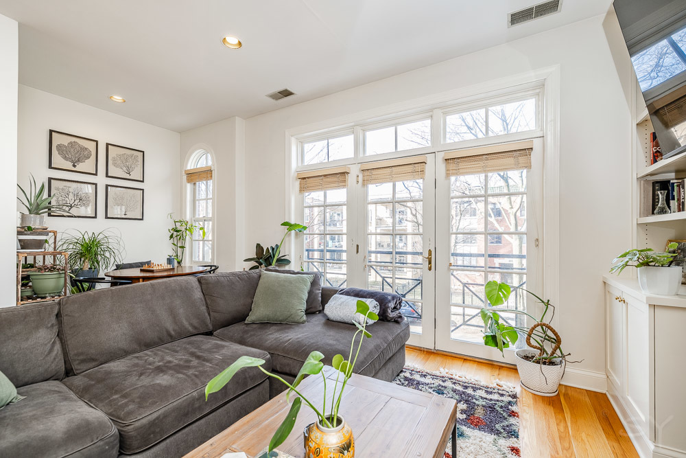 4425 N Racine Avenue 2N