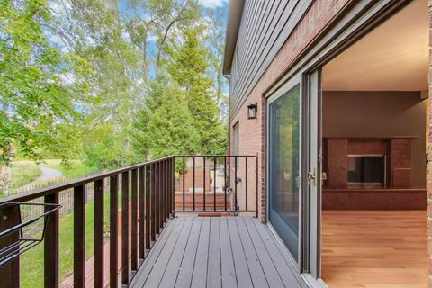 Tiny photo for 300 Boardwalk Place, Park Ridge, IL 60068 (MLS # 12516197)