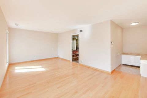 Tiny photo for 300 Boardwalk Place, Park Ridge, IL 60068 (MLS # 12516197)