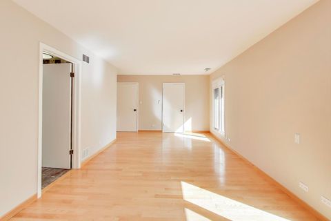 Tiny photo for 300 Boardwalk Place, Park Ridge, IL 60068 (MLS # 12516197)