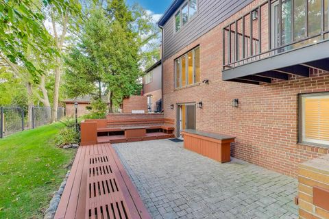 Tiny photo for 300 Boardwalk Place, Park Ridge, IL 60068 (MLS # 12516197)