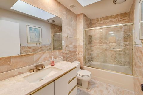 Tiny photo for 300 Boardwalk Place, Park Ridge, IL 60068 (MLS # 12516197)