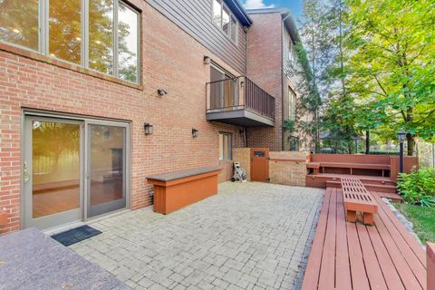 Tiny photo for 300 Boardwalk Place, Park Ridge, IL 60068 (MLS # 12516197)