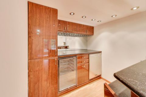 Tiny photo for 300 Boardwalk Place, Park Ridge, IL 60068 (MLS # 12516197)