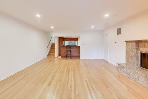 Tiny photo for 300 Boardwalk Place, Park Ridge, IL 60068 (MLS # 12516197)