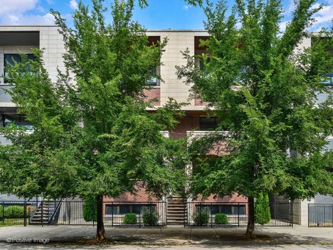 Photo of 1224 W Ohio Street #3E, Chicago, IL 60642 (MLS # 12753364)